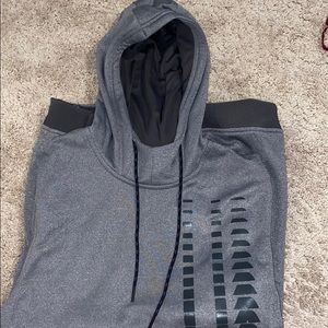 Under Armor sweatshirt